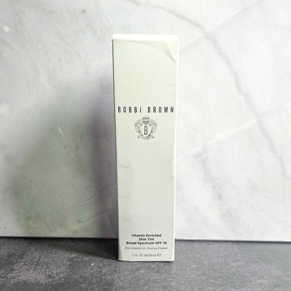 Bobbi Brown New Vitamin Enriched Skin Tint with SPF 15 in Golden 2 full size - Picture 4 of 10